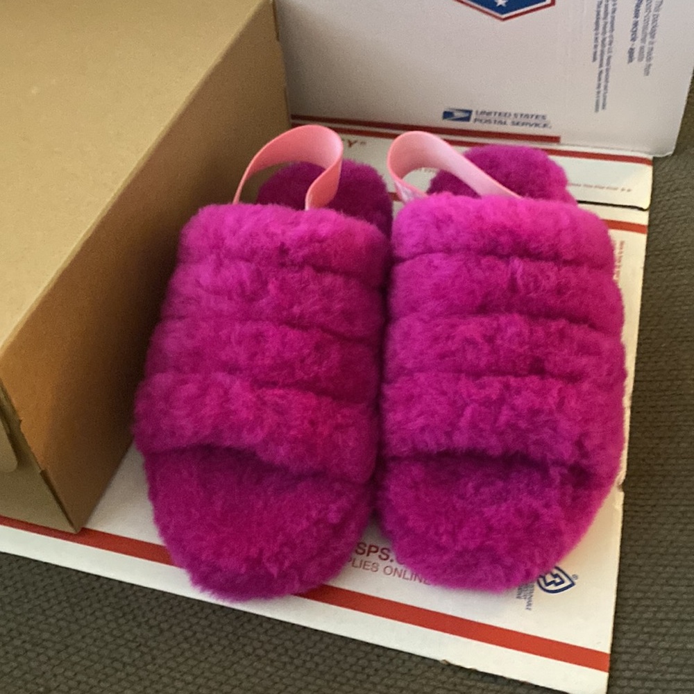 UGG